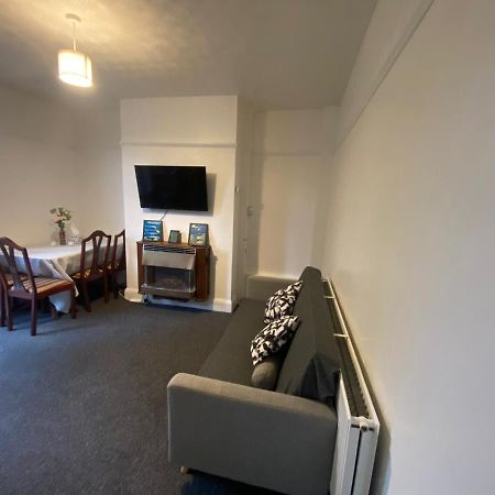 Room 2 Peaceful Stay Near Derby City Centre Bagian luar foto