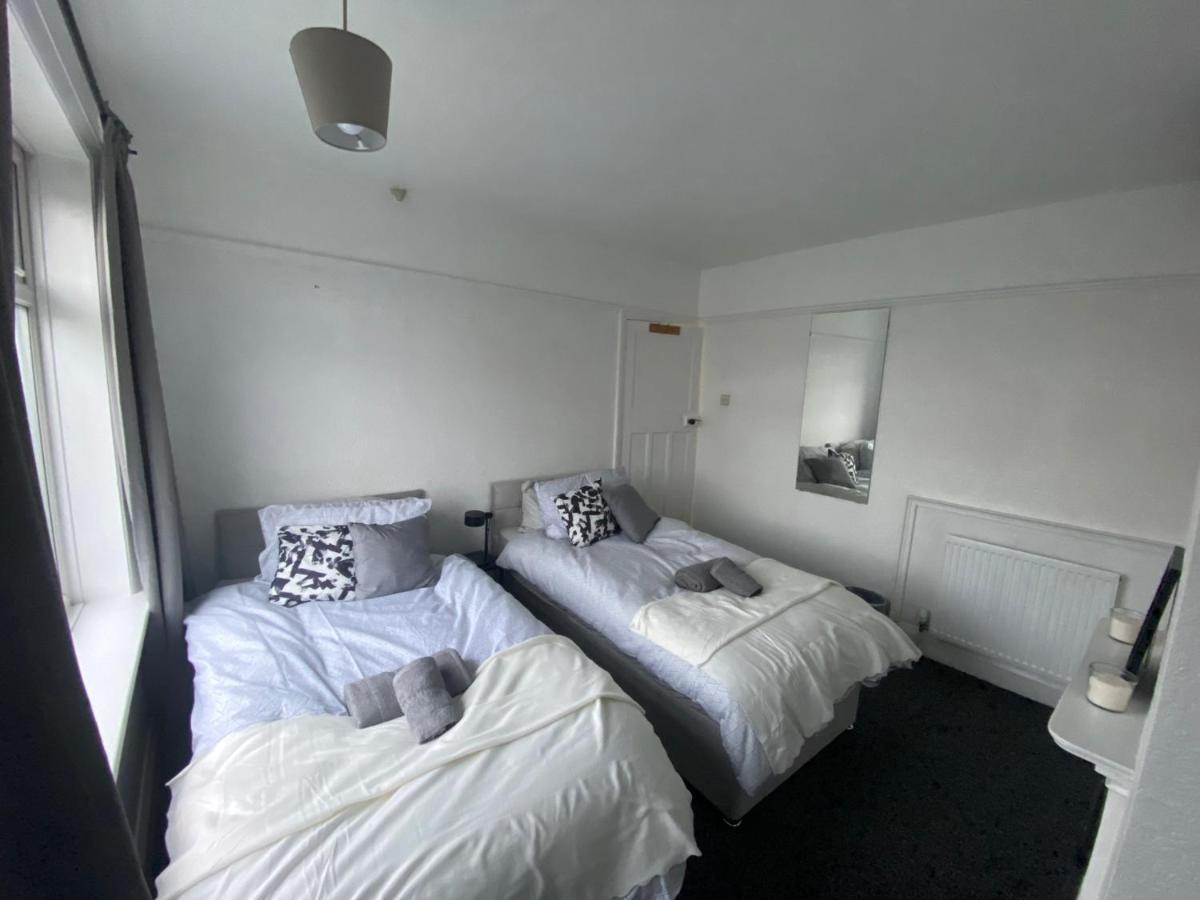 Room 2 Peaceful Stay Near Derby City Centre Bagian luar foto